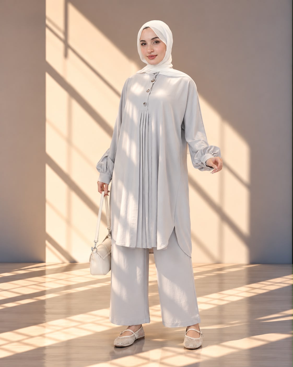 طقم نسائي قطعتين بتصميم كسرات أمامية
