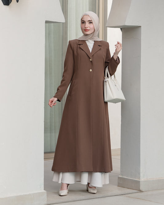 طقم قطعتين أنيق بتصميم عصري ولمسة فخامة راقية